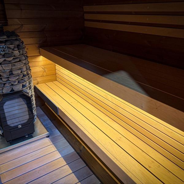 Thermoholz Fass Sauna Ø 2,25 m x 2,60 m inkl. Holzofen HUUM Flow Mini