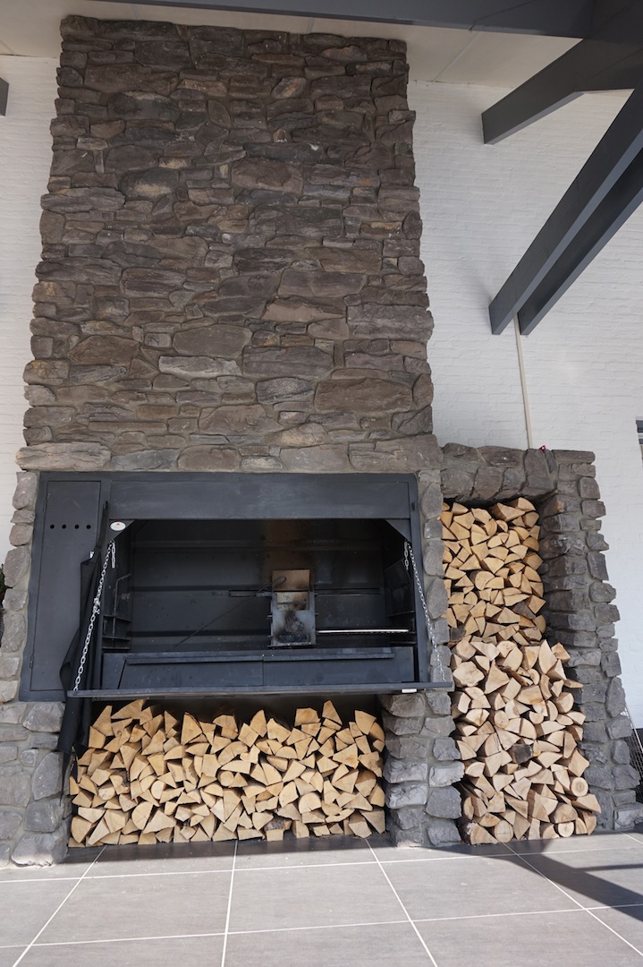 Braai Einbau Grillkamin mit Spieß - Modell 1500