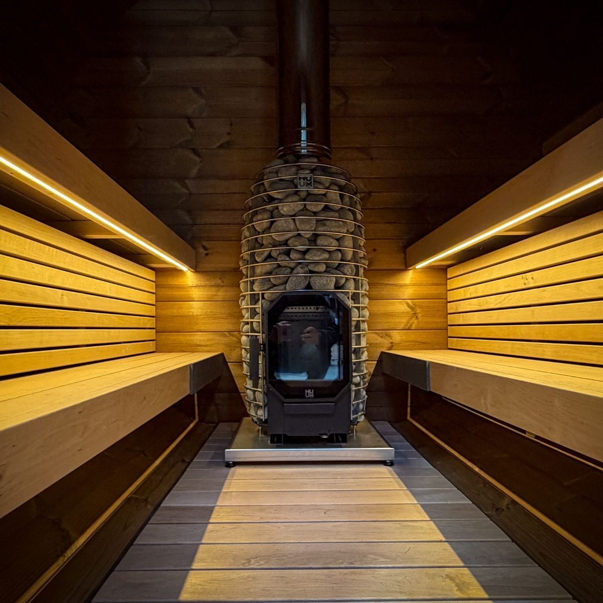 Thermoholz Fass Sauna Ø 2,25 m x 2,60 m inkl. Holzofen HUUM Flow Mini