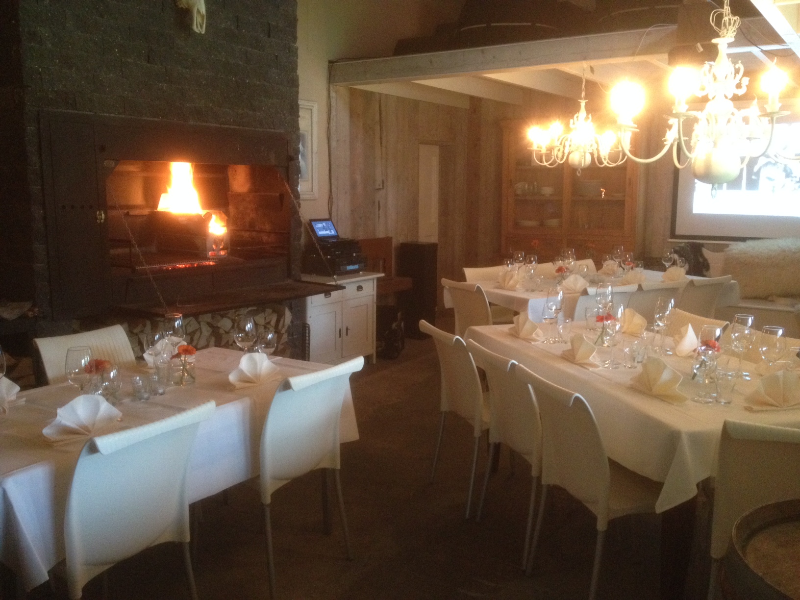 Braai Einbau Grillkamin mit Spieß - Modell 1500