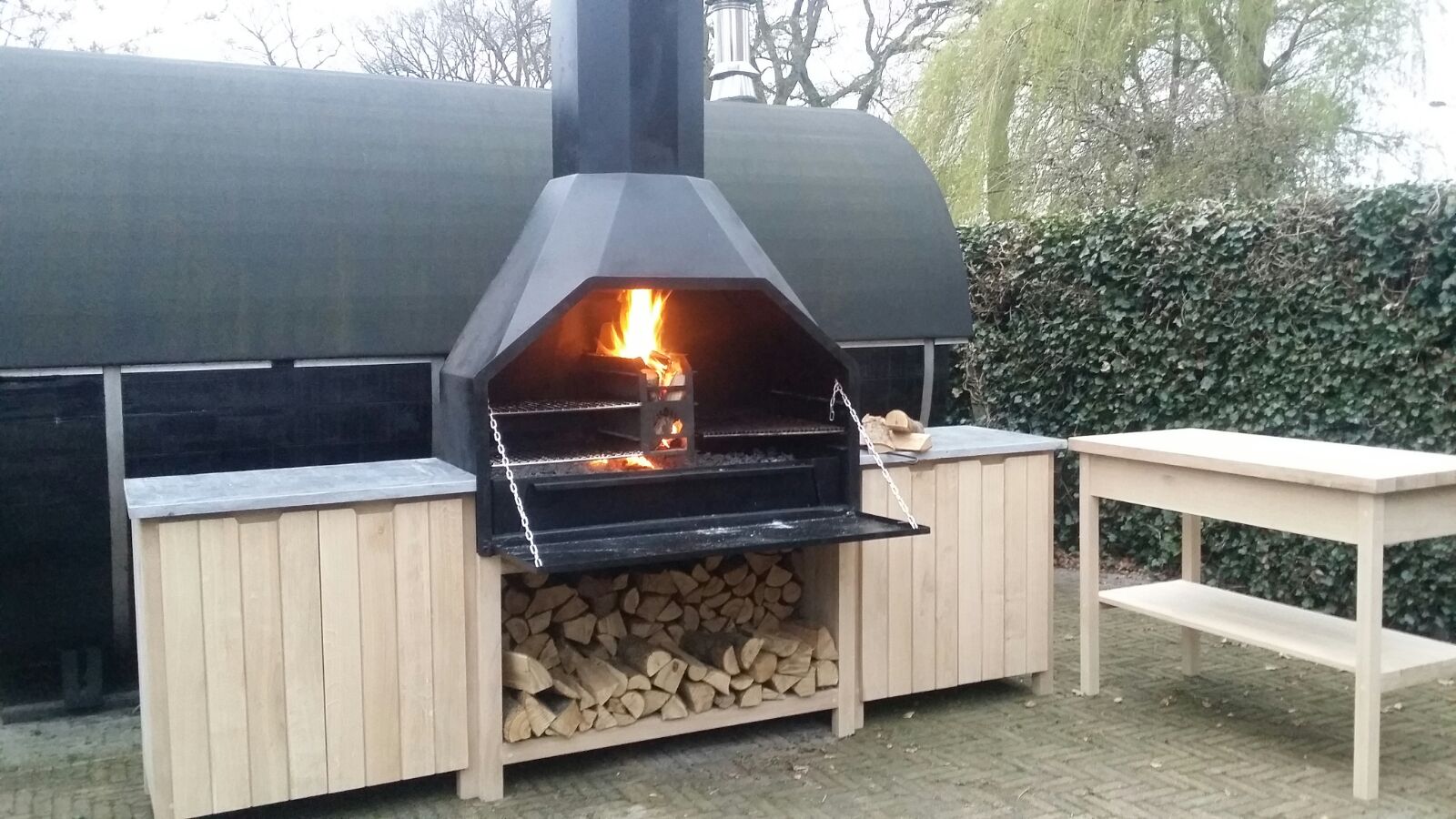 Braai Freistehender Grillkamin - Modell 1200
