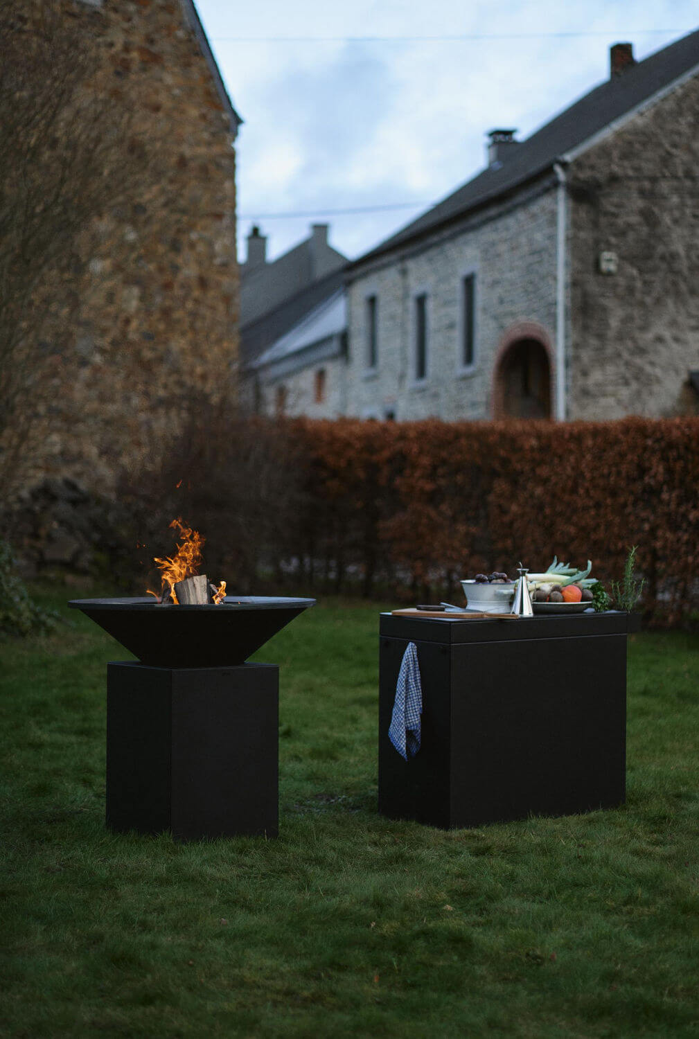 OFYR Signature Mise en Place 100 Black Terra