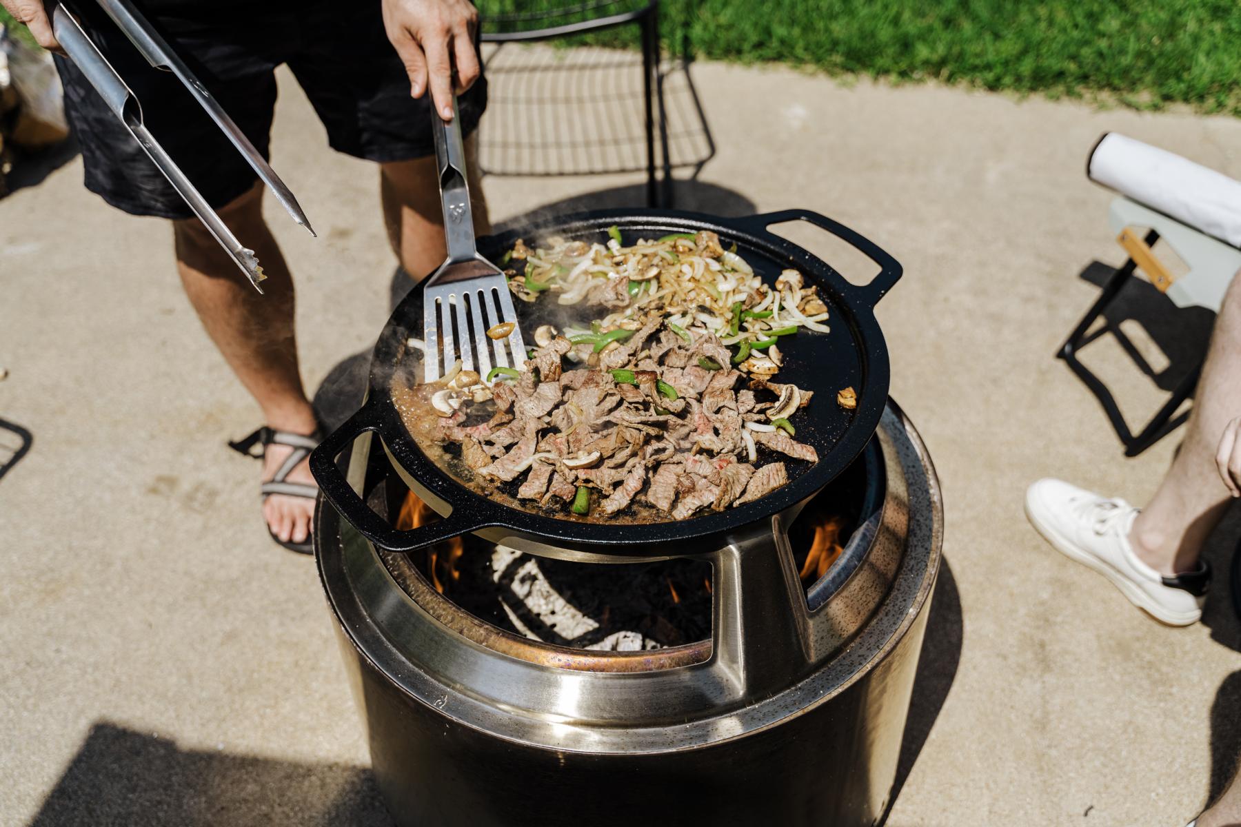Solo Stove Gusseisen Plancha mit Aufsatz für Yukon